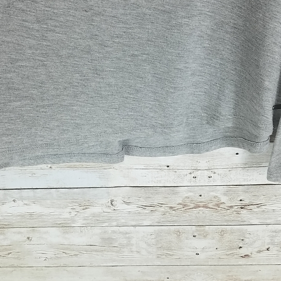 Tahari, Gray top with long bell sleeves, Sz XS - Picture 7 of 10